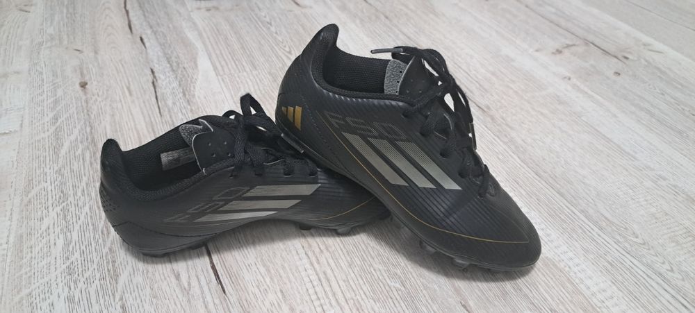Ghete fotbal junior Adidas Nocke F50 club