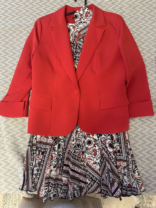 Красный Костюм с юбкой