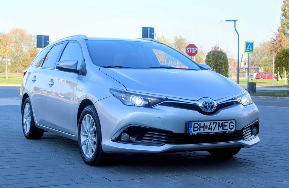 Toyota Auris Hybrid 50th Anniversary Edition/Full Piele/Carte Service