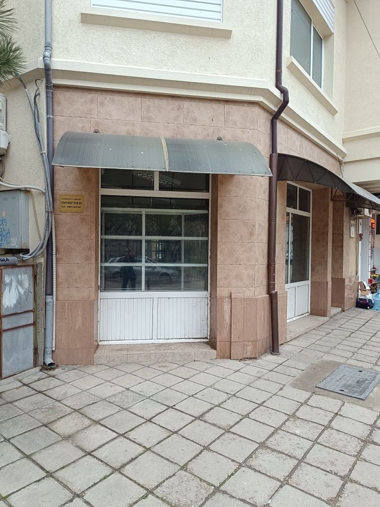 Дава се под наем Магазин в Силистра, Център - 51 кв.м за 306 € - Снимка #2
