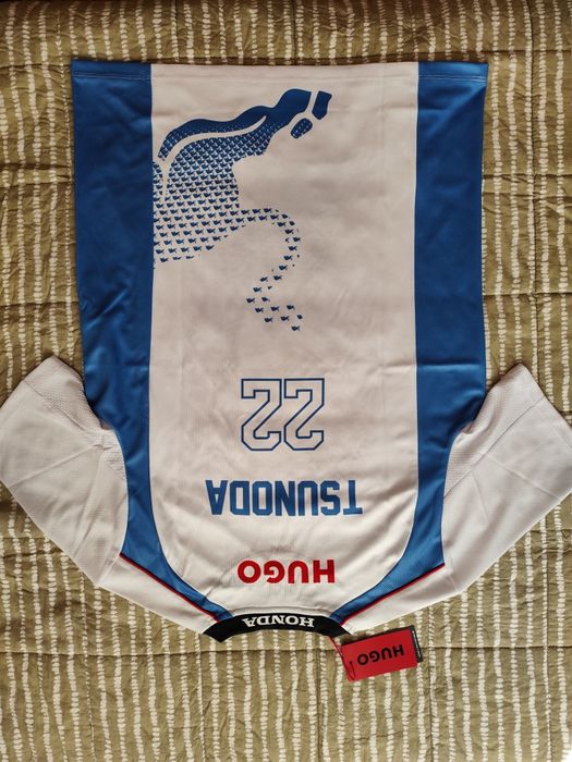 Acesta este un tricou polo Hugo x Visa Cash App Red Bull F1 2025