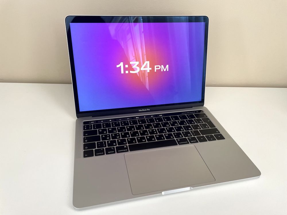 MacBook Pro 13-inch 2019 / 512 GB / TouchBar