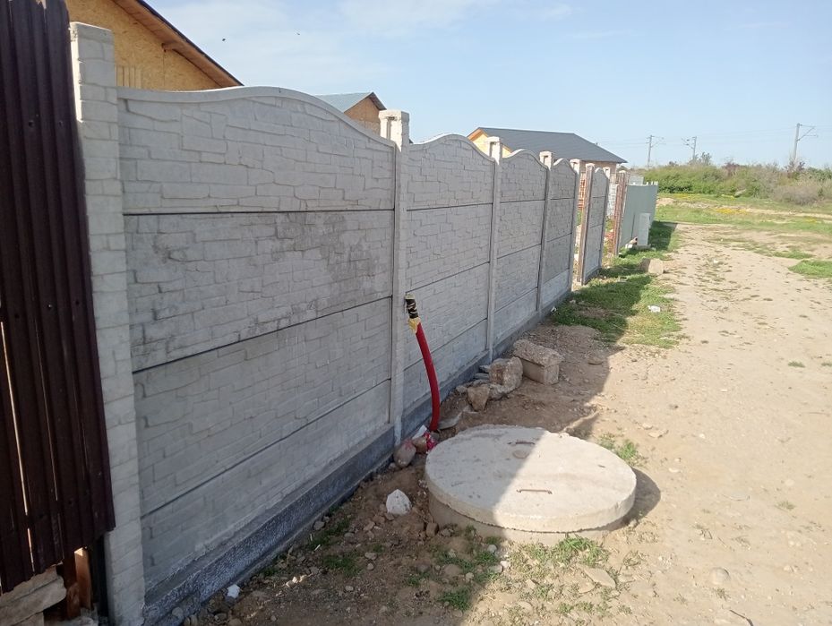 Gard din plăci de beton