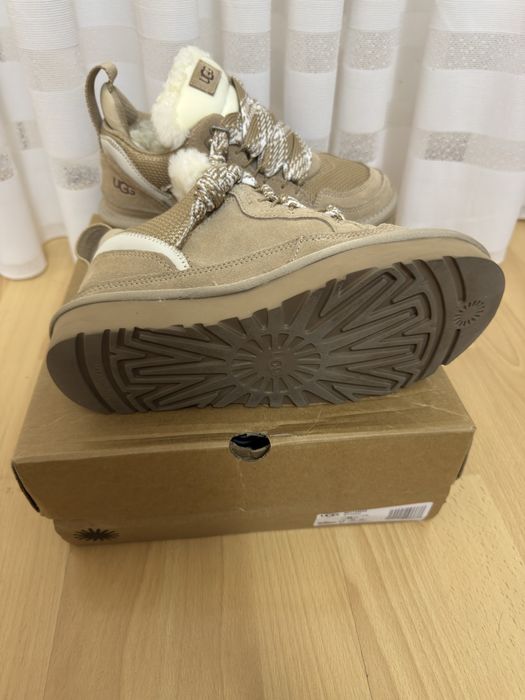 UGG Lowmel Sand