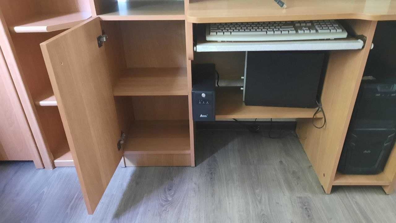 Столик компьютерный