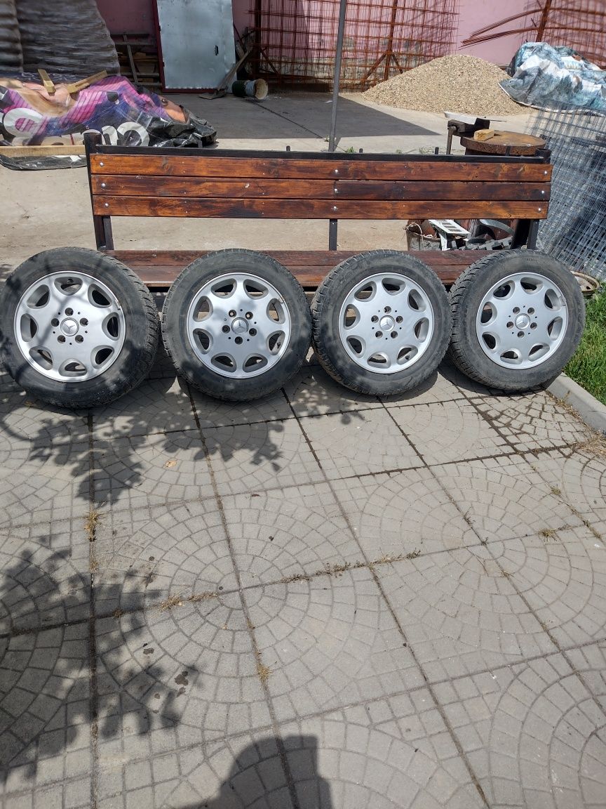 Продавам гуми с джанти 15 за Мерцедес