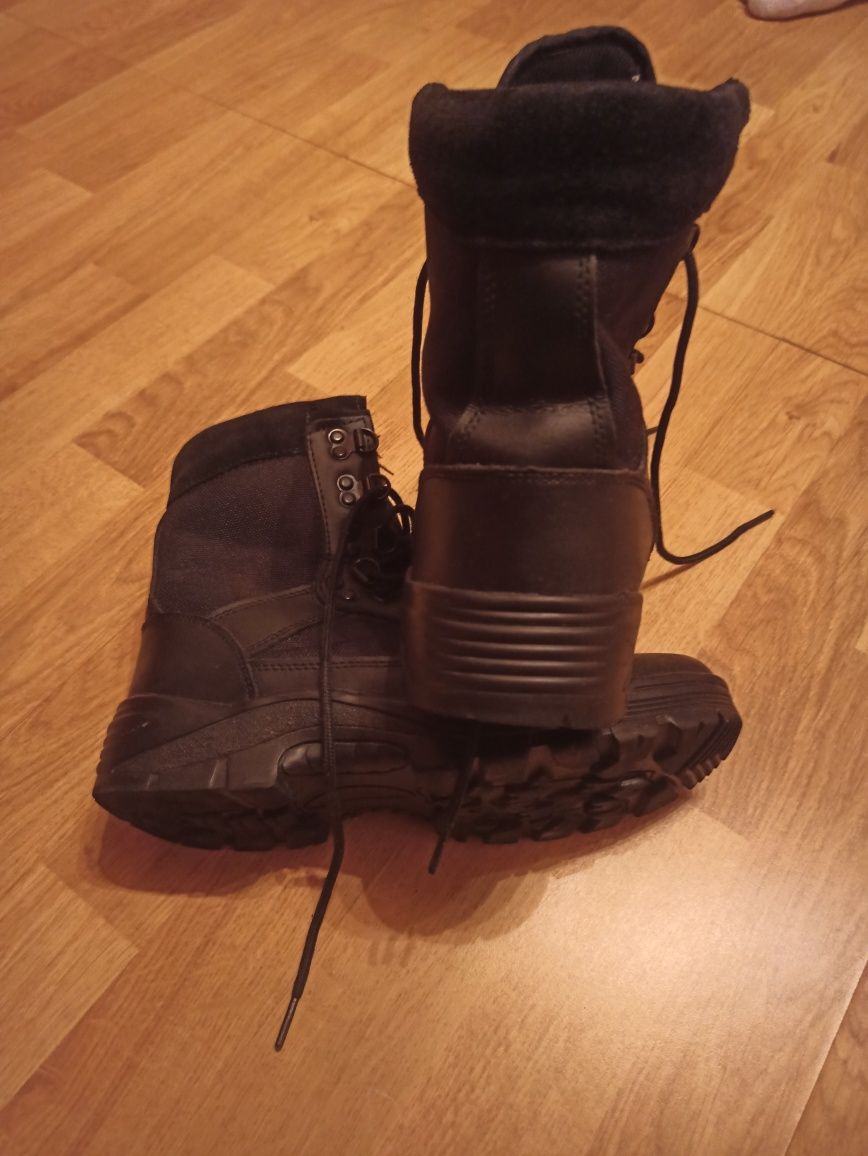 Bocanci militari 41