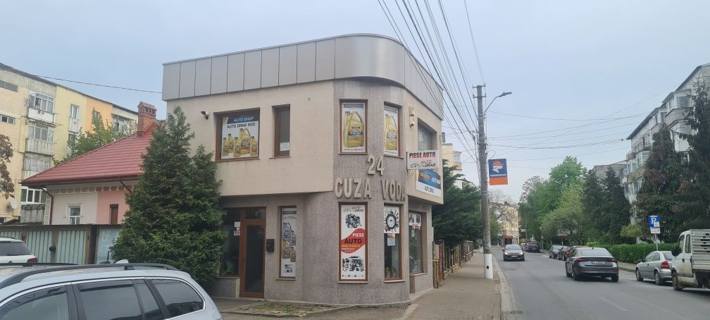 Spatiu Comercial str. Cuza Voda Roman+  loc parcare