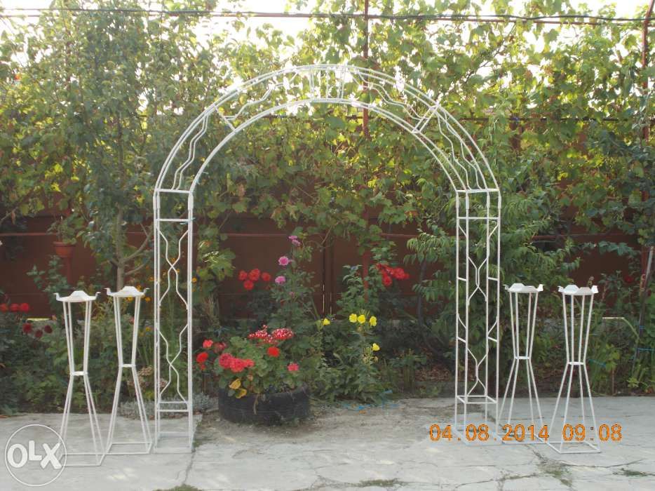 Arcada ptr nunti si stalpi suport ptr flori