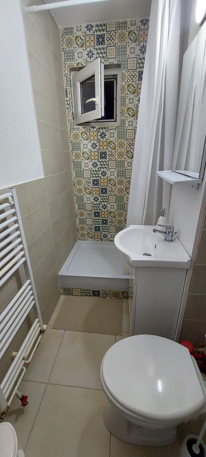 Închiriez apartament 3 camere,zona Vlaicu