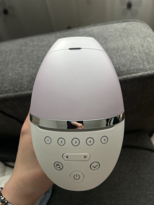 Epilator IPL Philips Lumea Seria 8000 BRI947/00