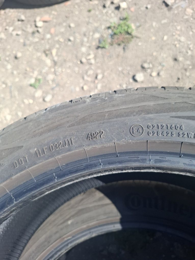 Vand 2 anvelope 235 45 20 continental de vara bune dot 2022
