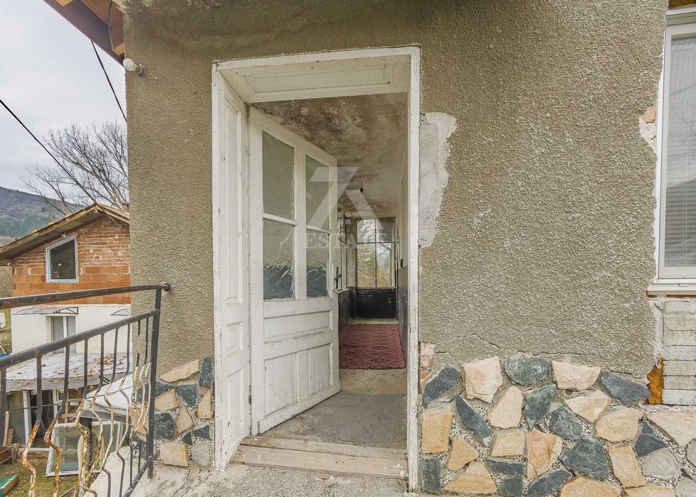 Продава се Къща в м. Клисура- с. Владо Тричков