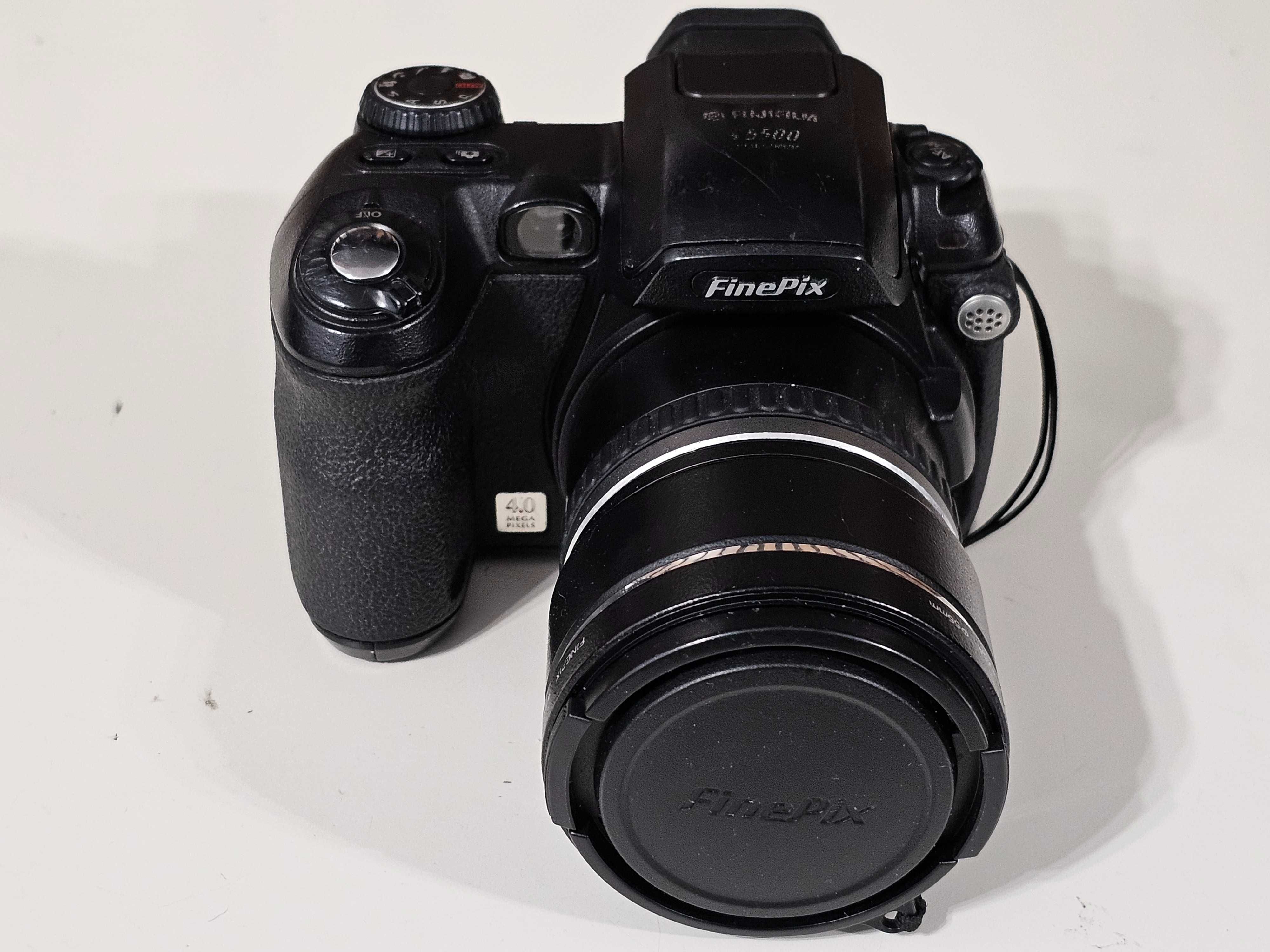 Camera foto Digitala Vintage Fujifilm S5500 4MP 10x Zoom card si husa