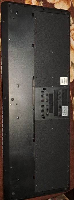 Vând Korg PA700 NOU.