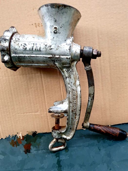 Ретро мелачка за месо Немска