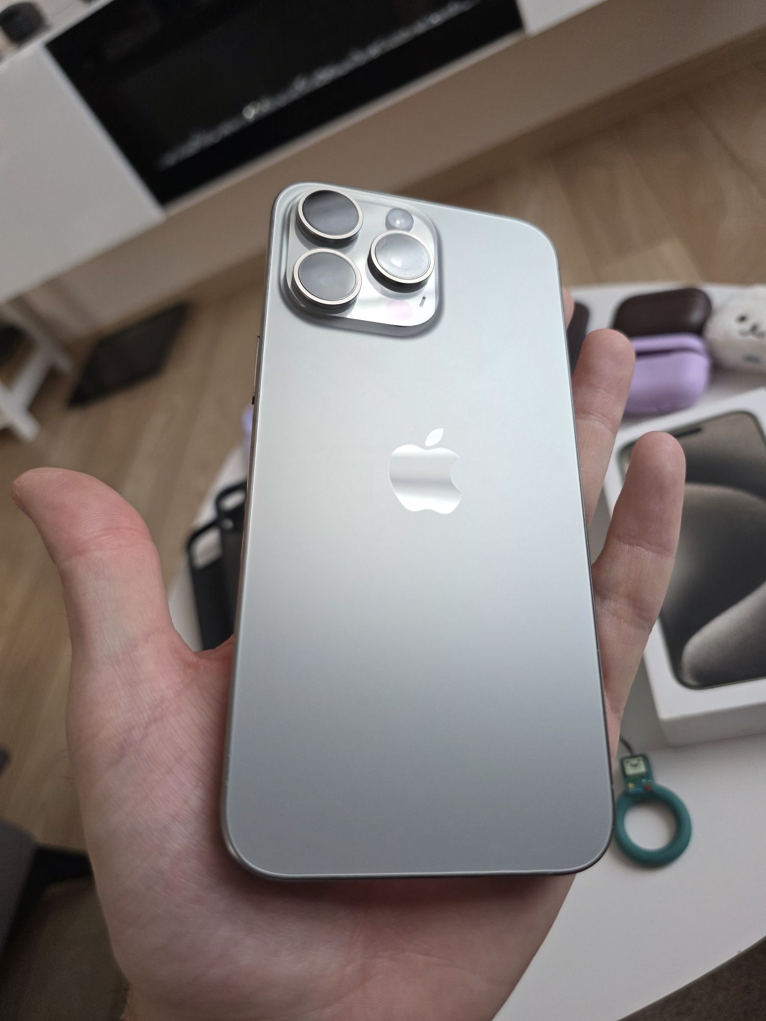 Гаранция! iPhone 15 Pro Max + Airpods Pro 2