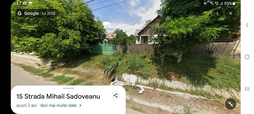 Teren cu 2 case intravilan