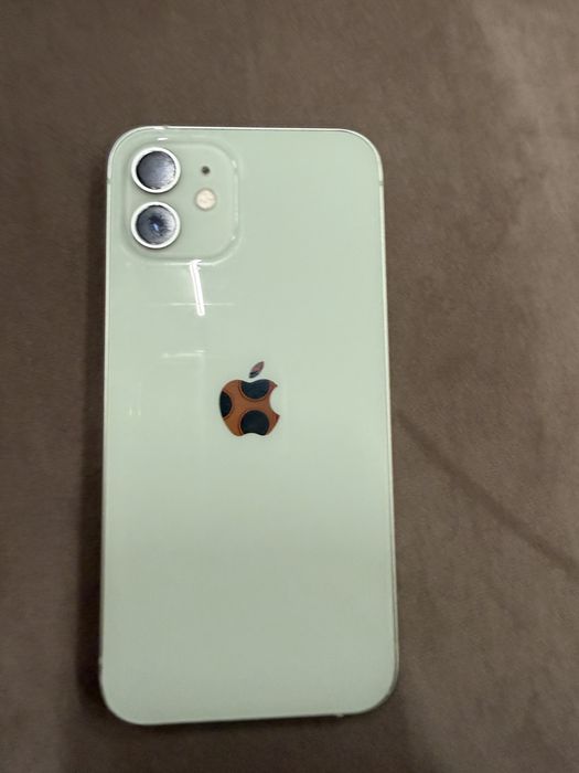 Iphone 12 в отличном состоянии
