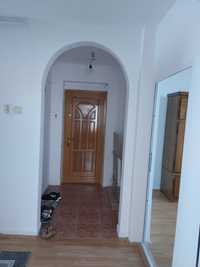 Vand apartament 3 camere decomandat, 45000 Euro, usor negociabil.