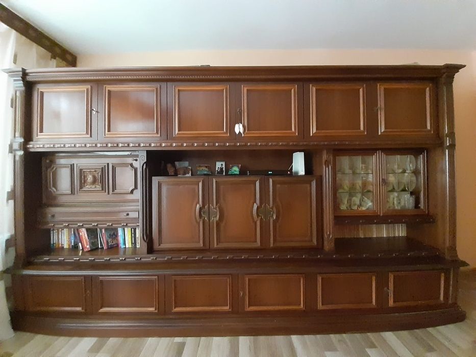 Bibliotecă din lemn masiv