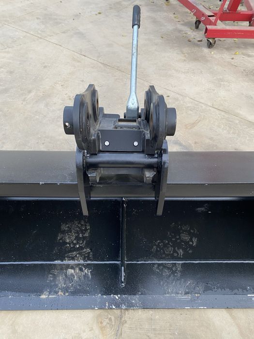 Бързосменник за мини багер нови!!