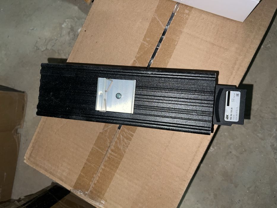 Обогреватель (встроенный вентилятор) 400Вт IP20 IEK