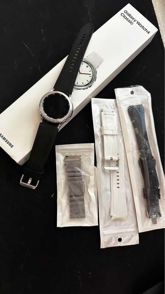 Samsung Galaxy Watch4 Classic, 42mm