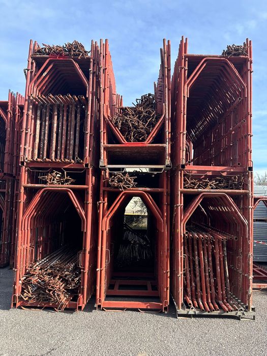 Inchiriez popi metalici si schela metalica