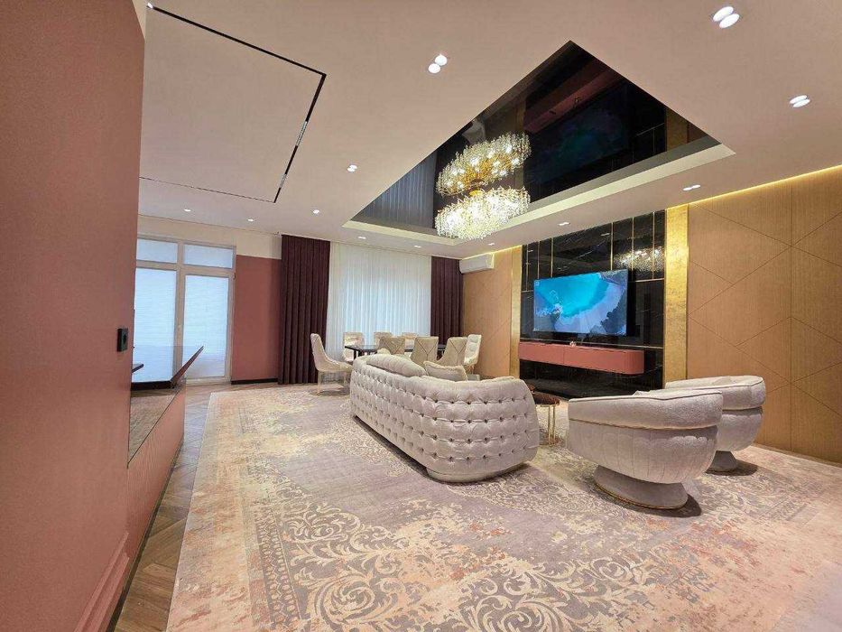 ЖК «NRG Oybek»
 ул. Нукус
4/2/12
Площадь: 131 м²