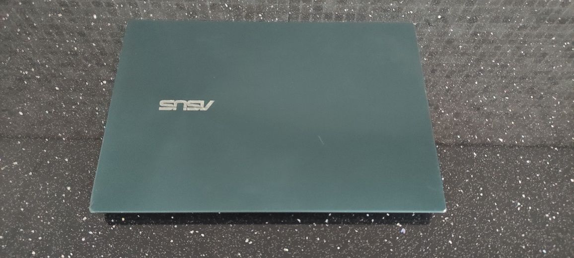 Dezmembrez Asus Zenbook UX481F cu procesor i7-10510u Display cu Touch