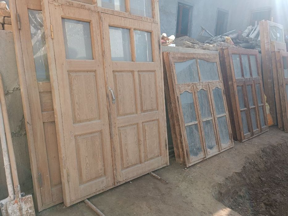 Eshik derazalar sotiladi