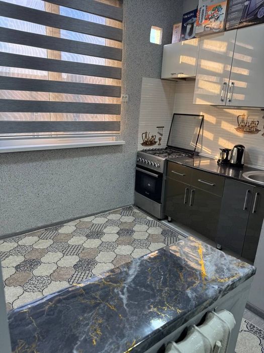 Юнусабад 19 квартал. Продается квартира  2/5/5