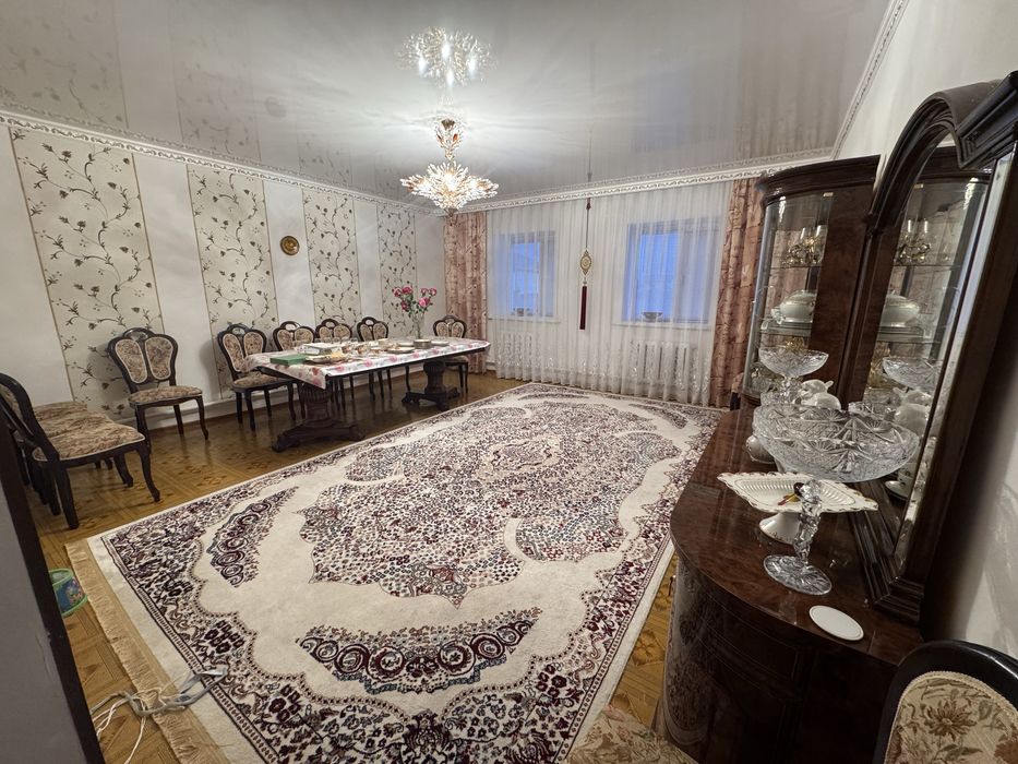 Продвется дом в мкр Контеинерная