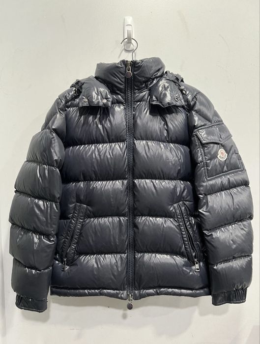 Geaca moncler maya.