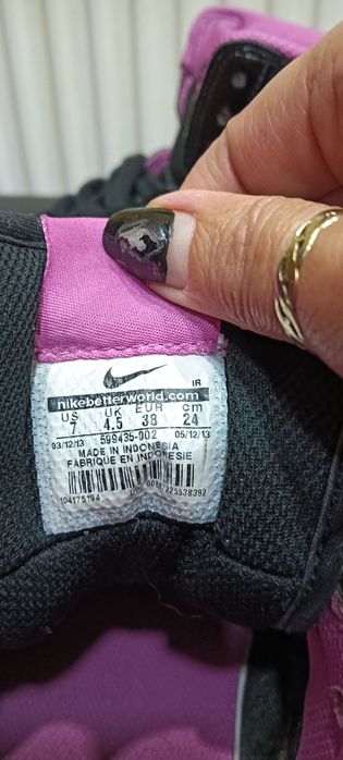 Vând adidasi adidas și ghete Nike