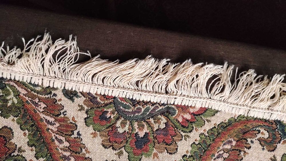 Неупотребявано жакардово покривало за легло или диван