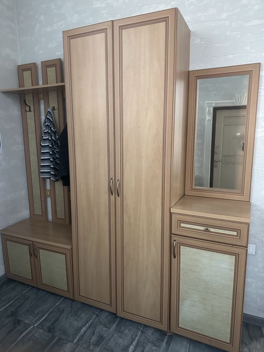 Прихожая четырех секционная