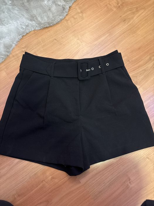 Дамски къси панталоми с колан