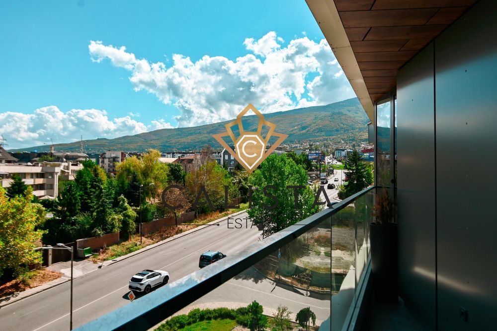 Тристаен апартамент за продажба в ж.к. Кръстова вада, 2097592