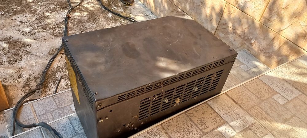 Тягова батерия 48v/360ah, със зарядно.