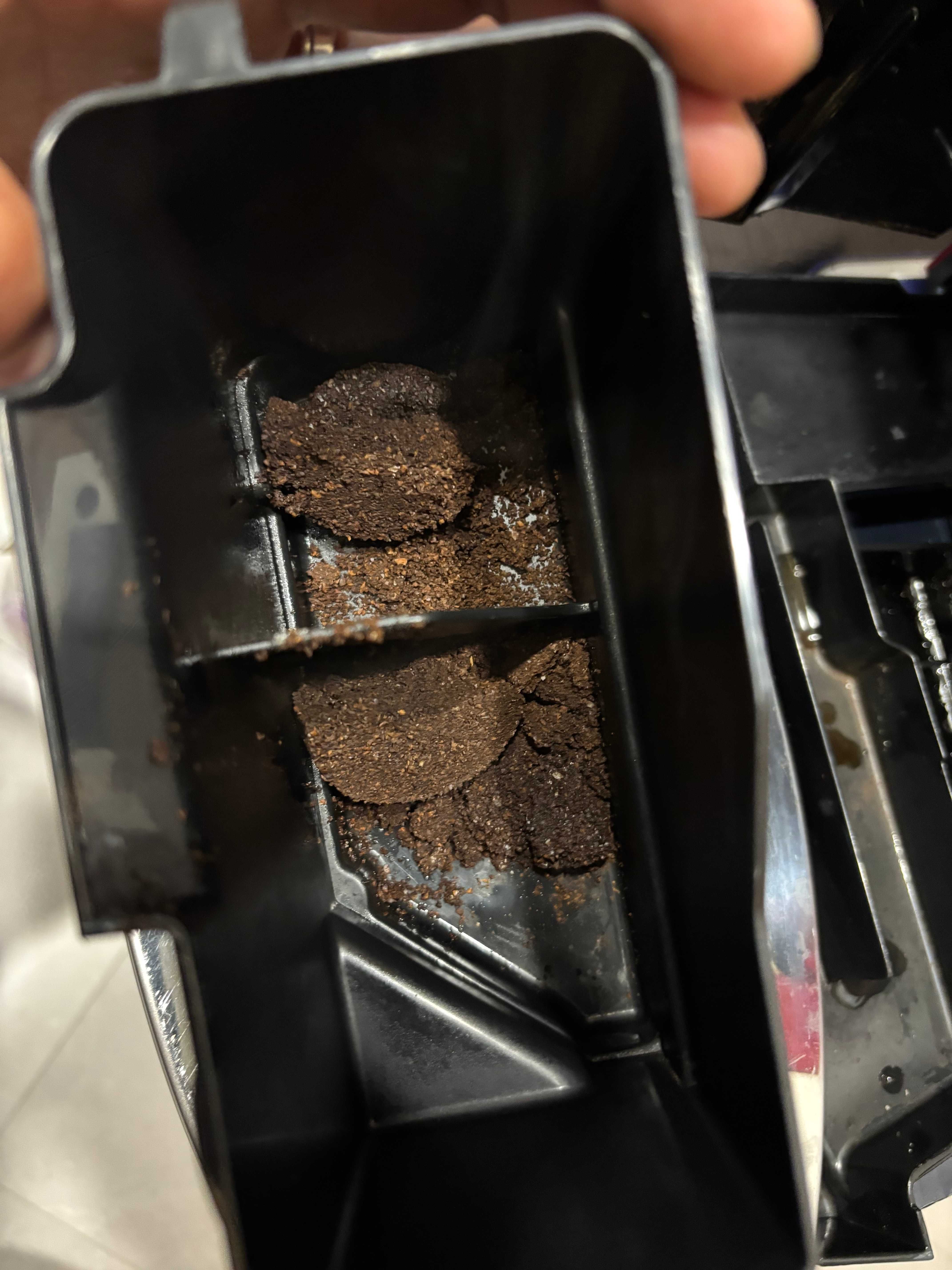 Кафеавтомат Delonghi Perfecta made Italy червена