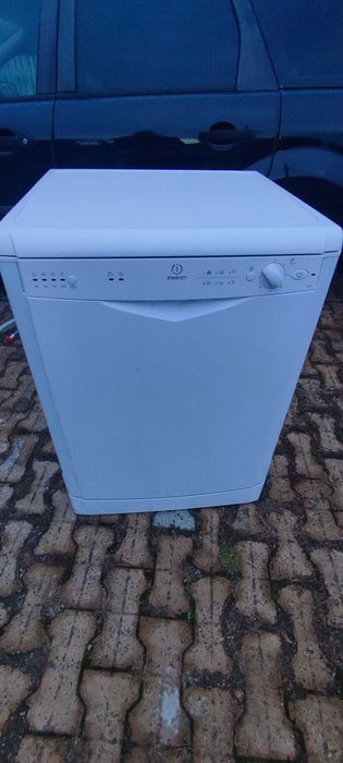 Masina de spalat vase Indesit 14 seturi