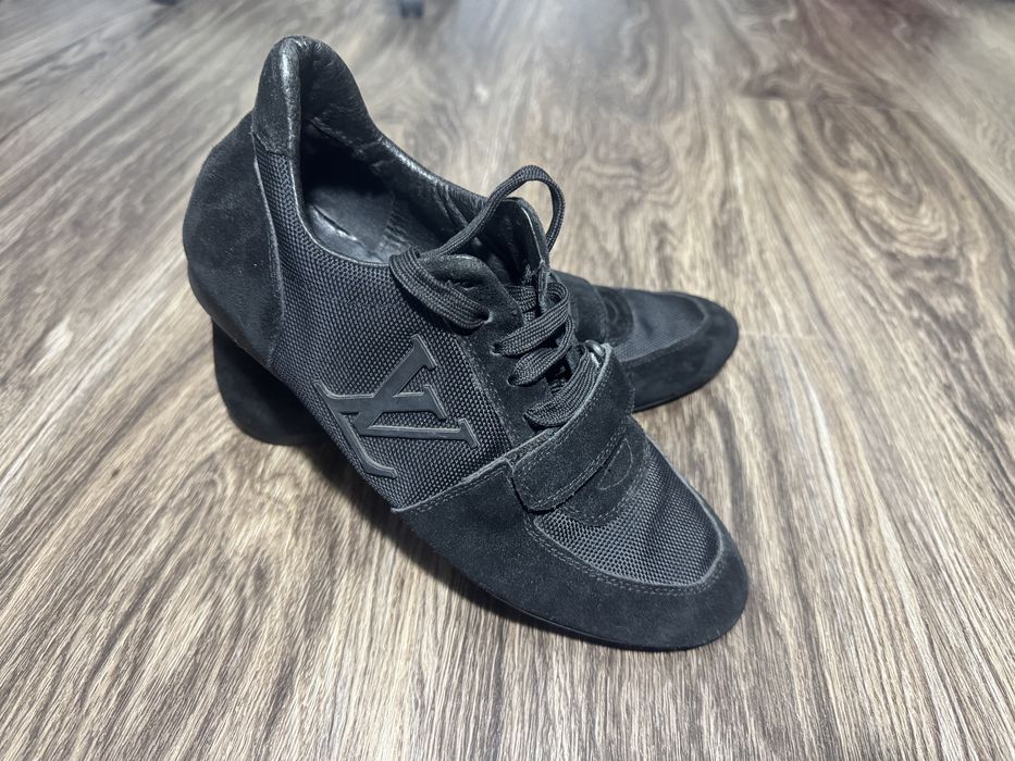 Pantofi sport Louis Vuitton originali, mărimea 39, negri – stare bună