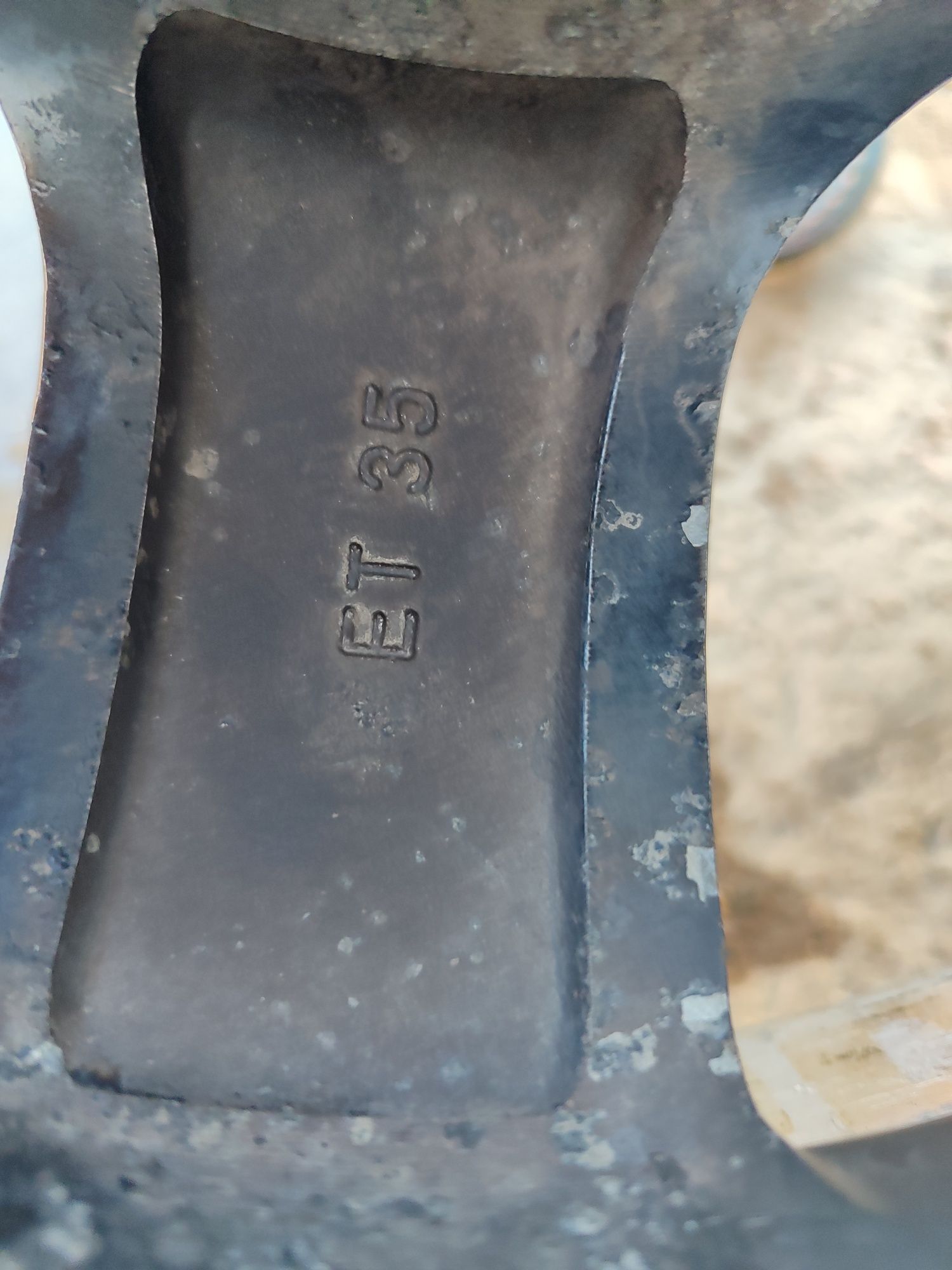 Диски R14 с резиной 185/70/R14 зимние новые