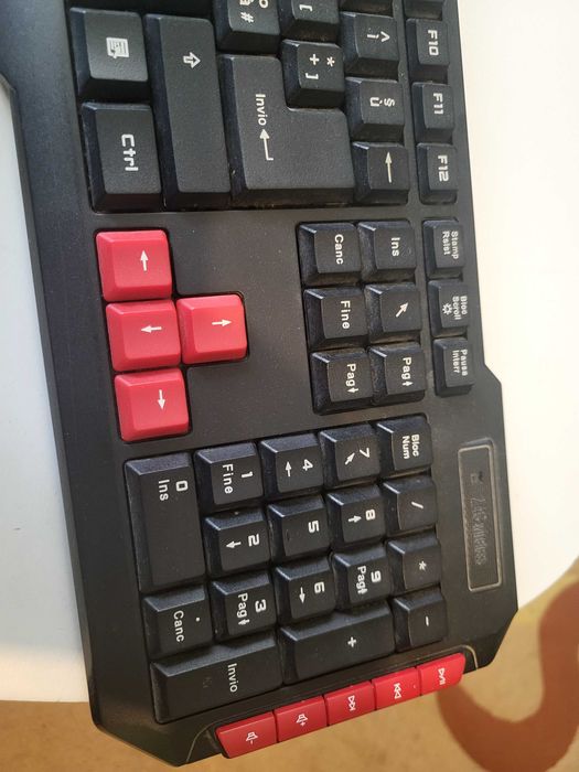 Tastatura si mouse wireless