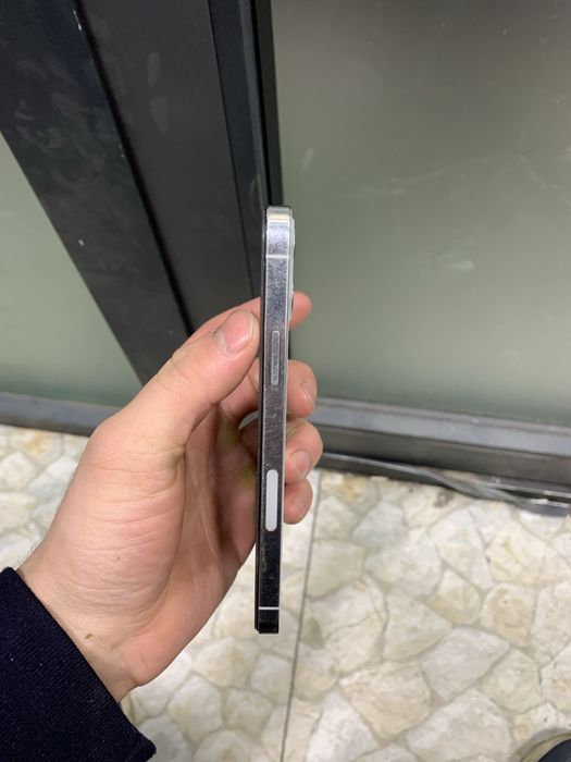 Iphone 12 pro sotiladi