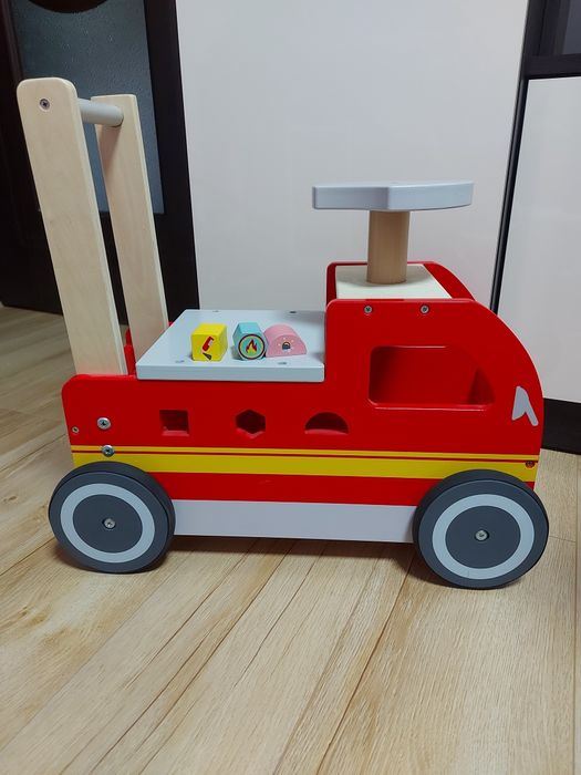 Masinuta ride on/push along