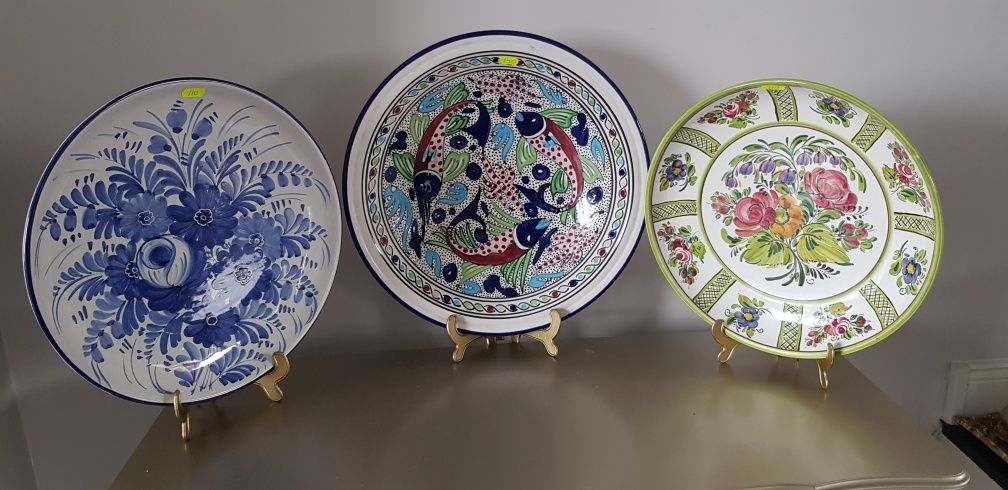 Farfurii/boluri vechi din ceramică italiană