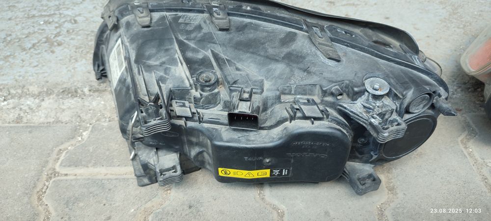 Фарове Volvo S80 xc70-оборудвани!
